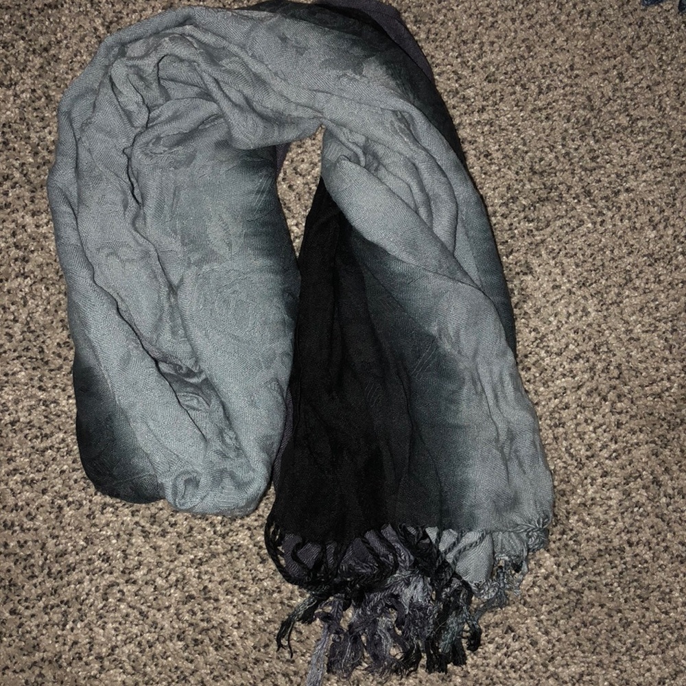 Black and grey ombré scarf